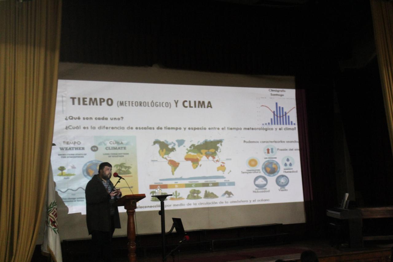 ✨ ¡Inspiradora Charla Magistral de Ciencias!