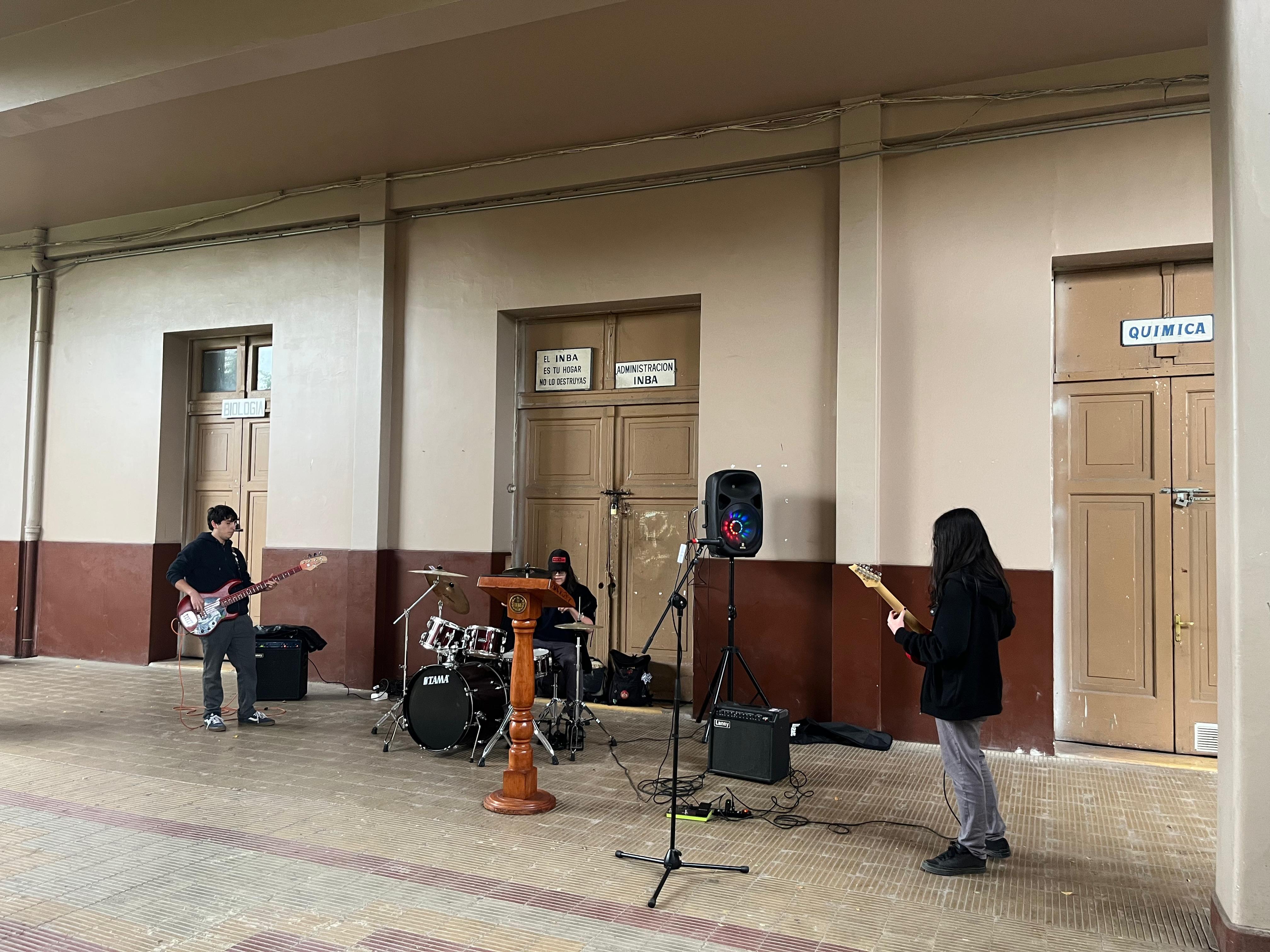 ✨ ¡El recreo se llenó de música!
